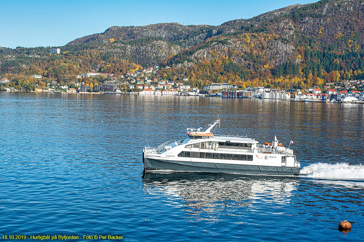 Hurtigbåt på Byfjorden