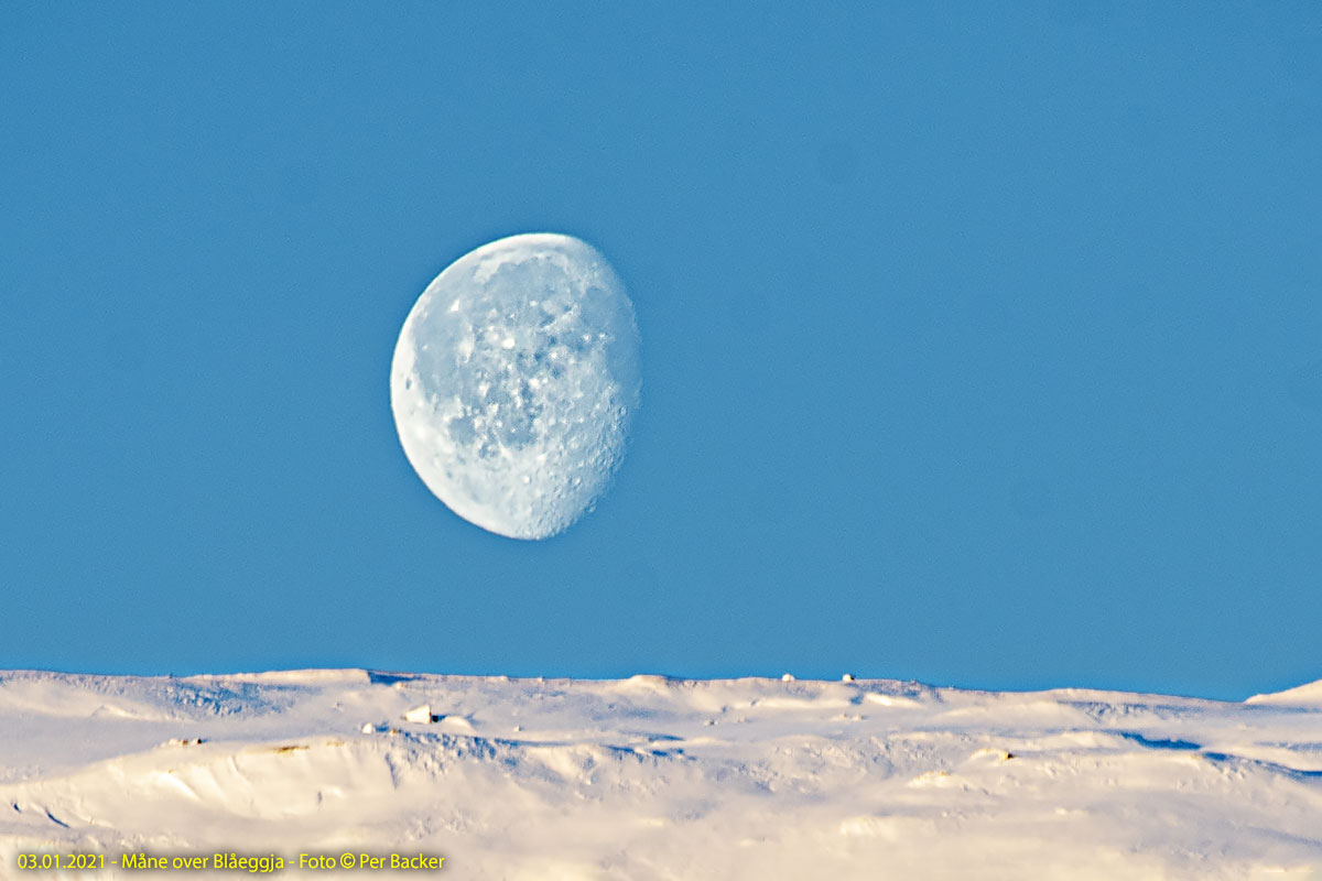 Måne over Blåeggja