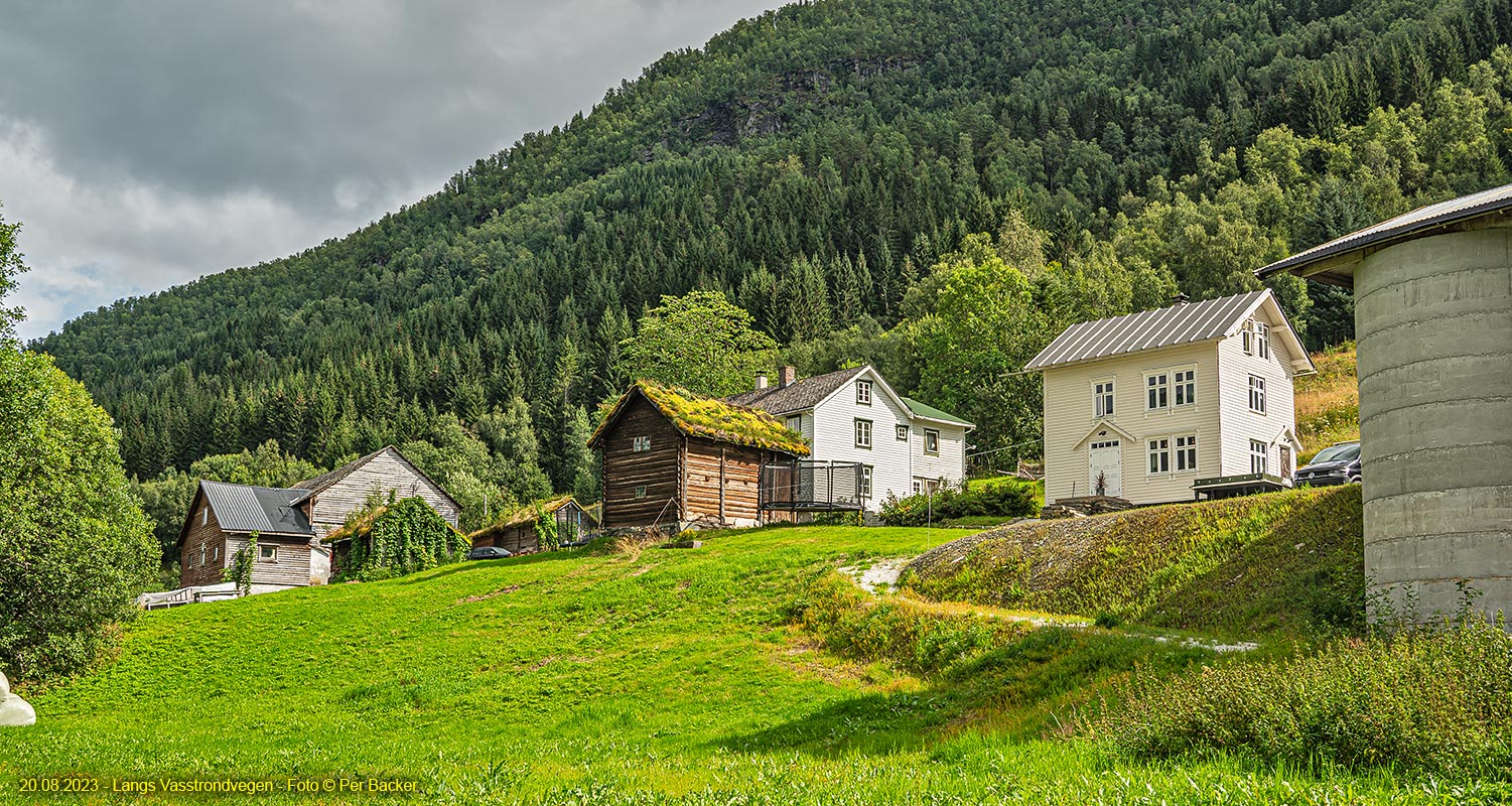 Langs Vasstrondvegen