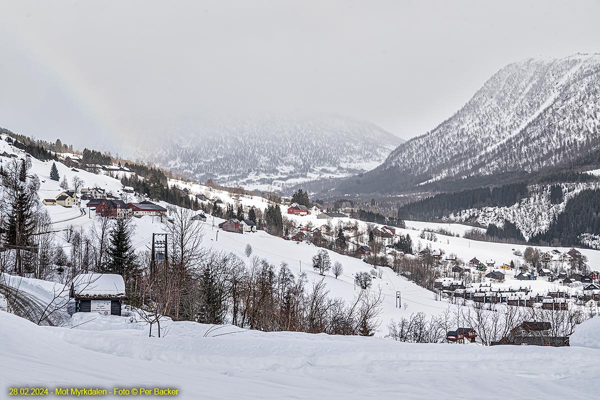 Mot Myrkdalen