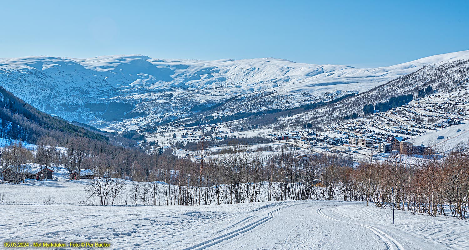 Mot Myrkdalen