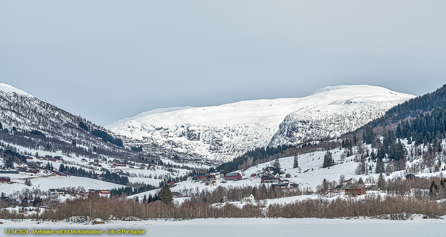 Myrkdalen sett frå Myrkdalsvatnet