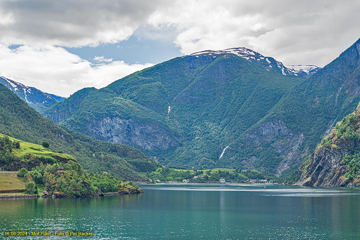 Mot Flåm