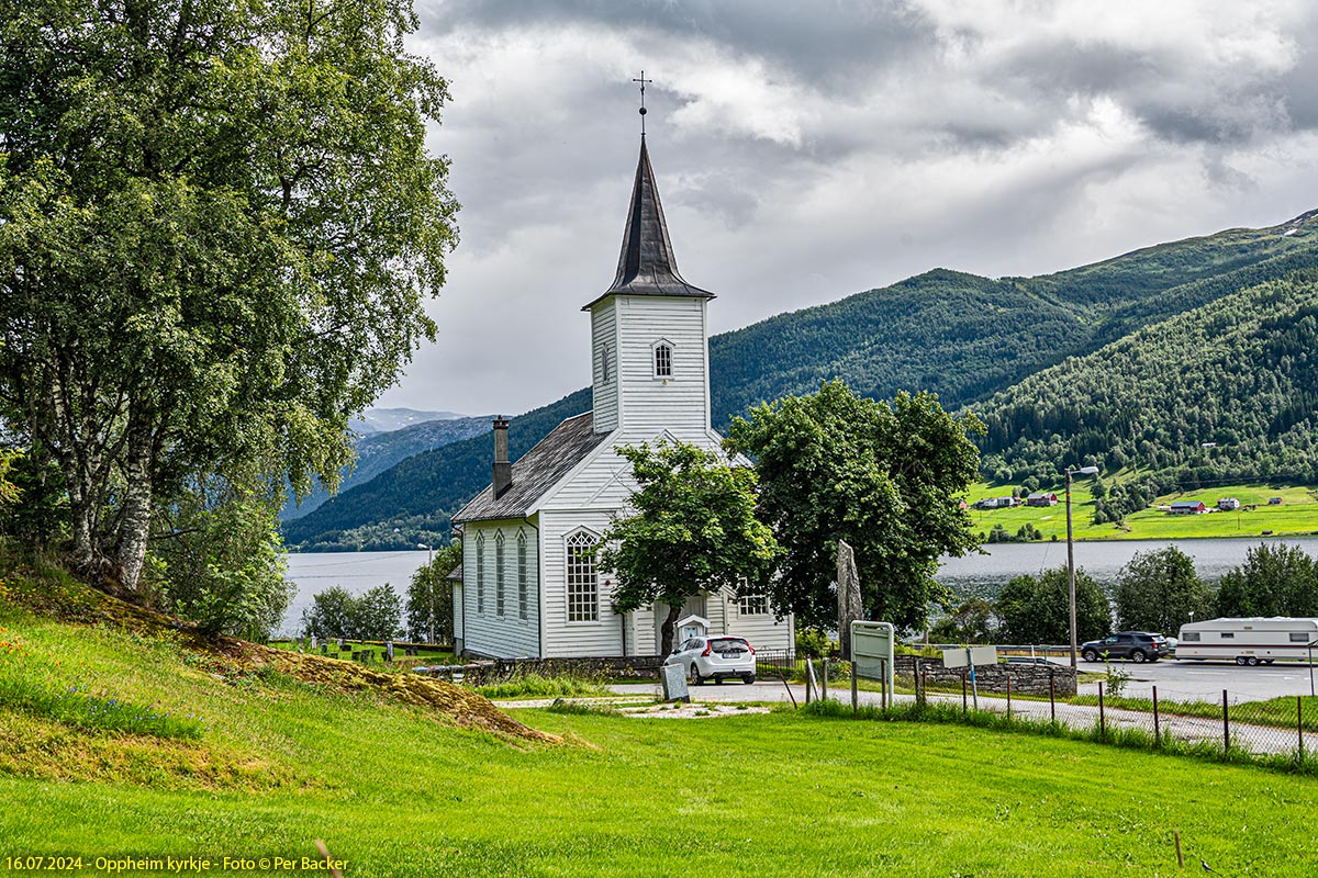 Oppheim kyrkje