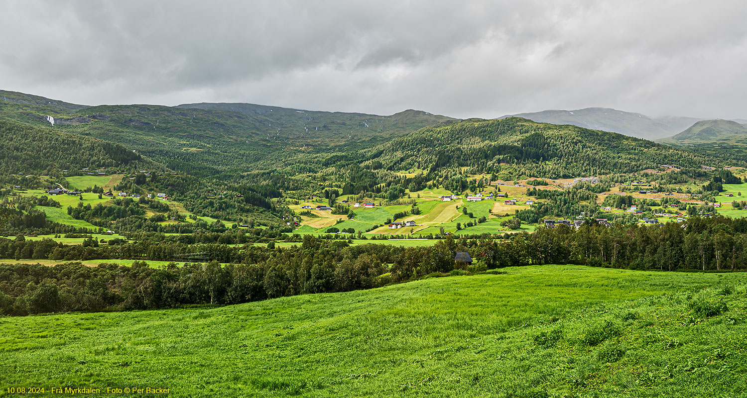 Frå Myrkdalen, ein regnversdag med opphald innimellom