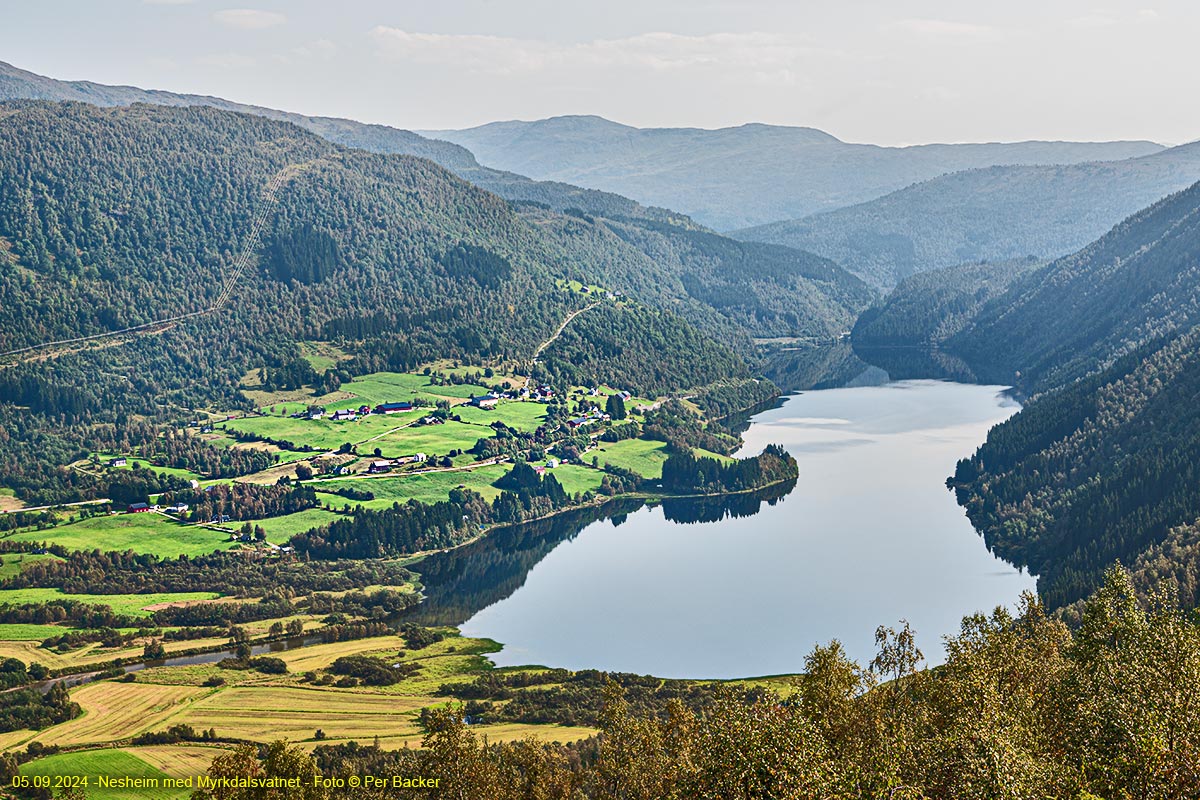 Nesheim med Myrkdalsvatnet