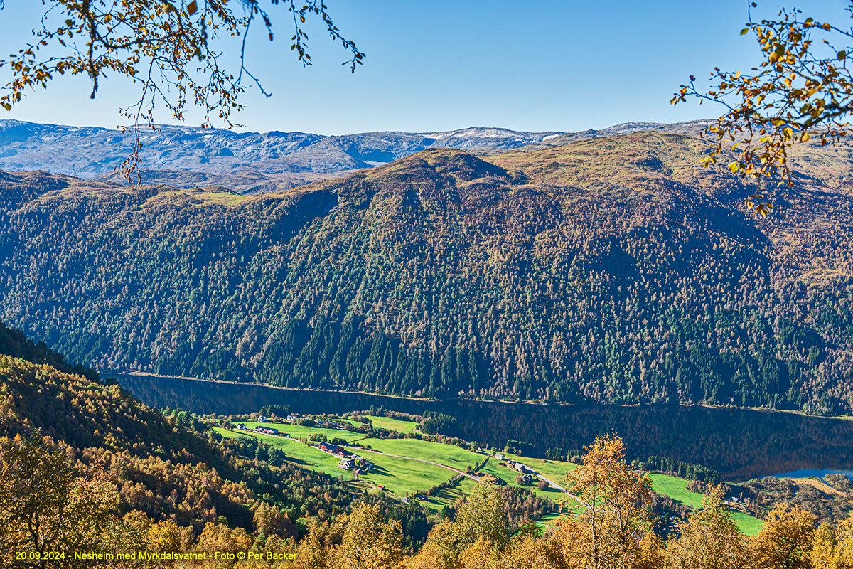 Nesheim med Myrkdalsvatnet