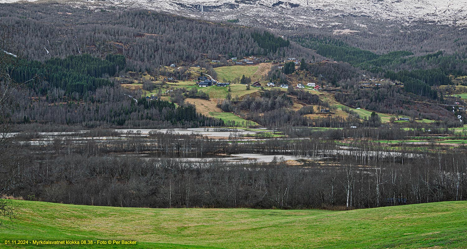 Myrkdalsvatnet klokka 08.38