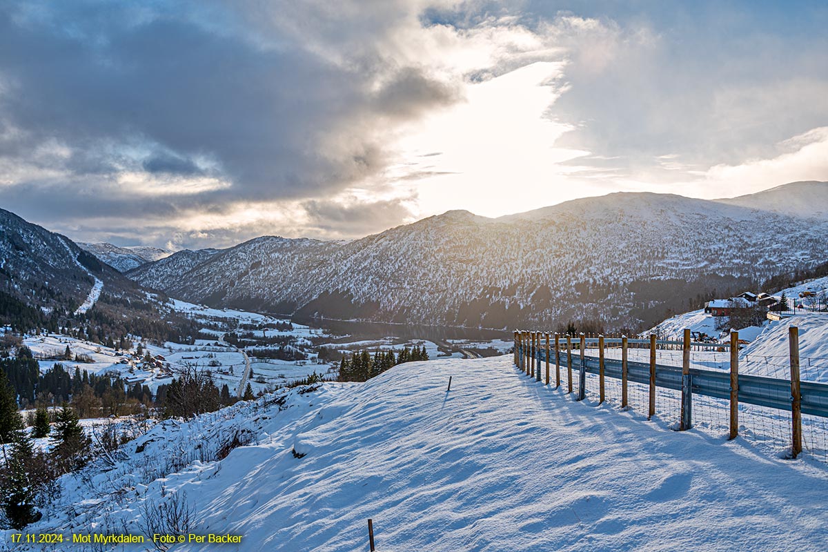 Mot Myrkdalen