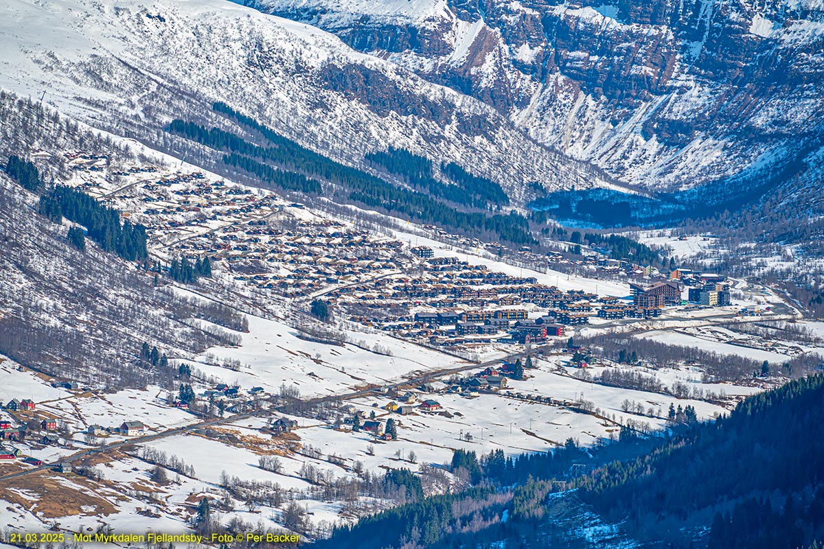 Mot Myrkdalen Fjellandsby