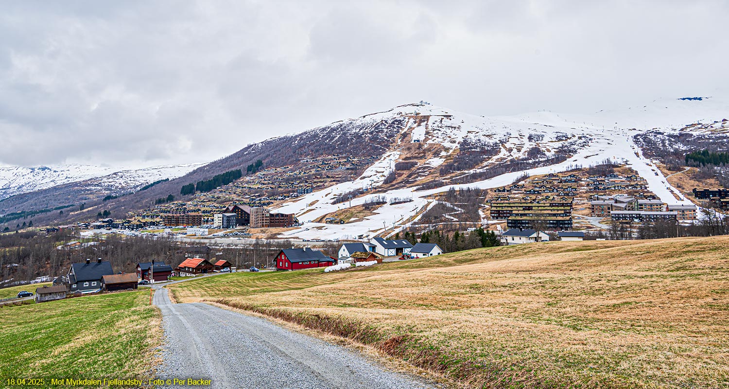 Mot Myrkdalen Fjellandsby