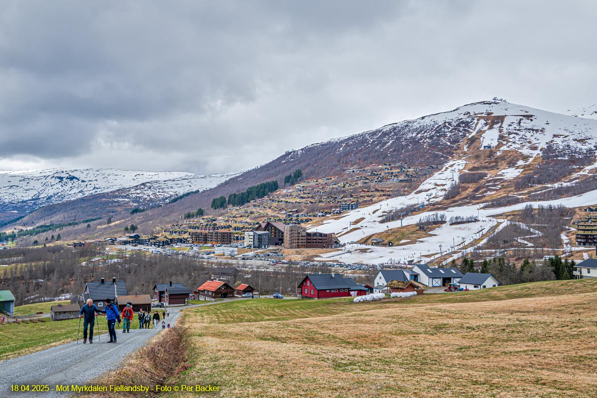 Mot Myrkdalen Fjellandsby