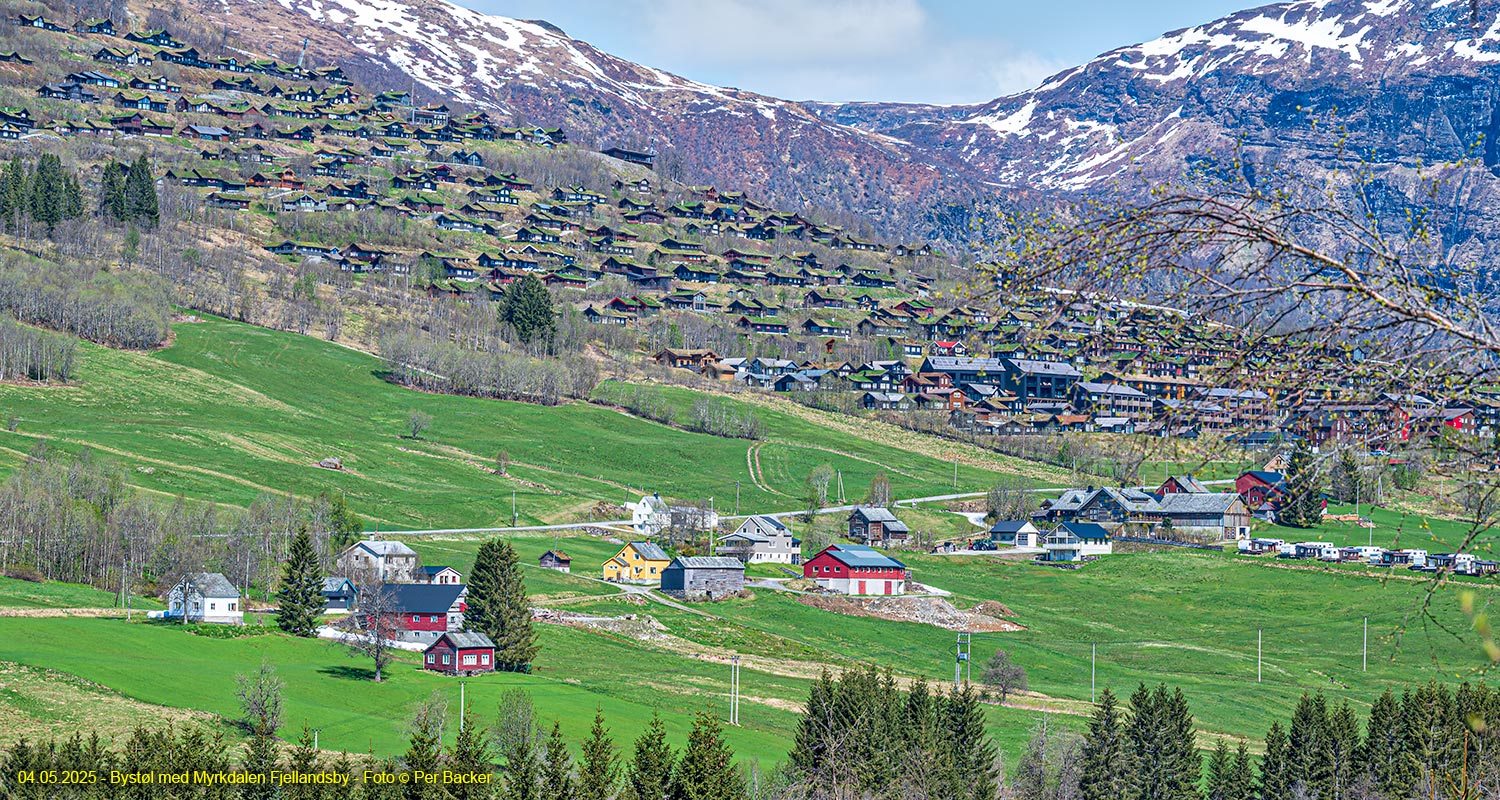 Bystøl med Myrkdalen Fjellandsby