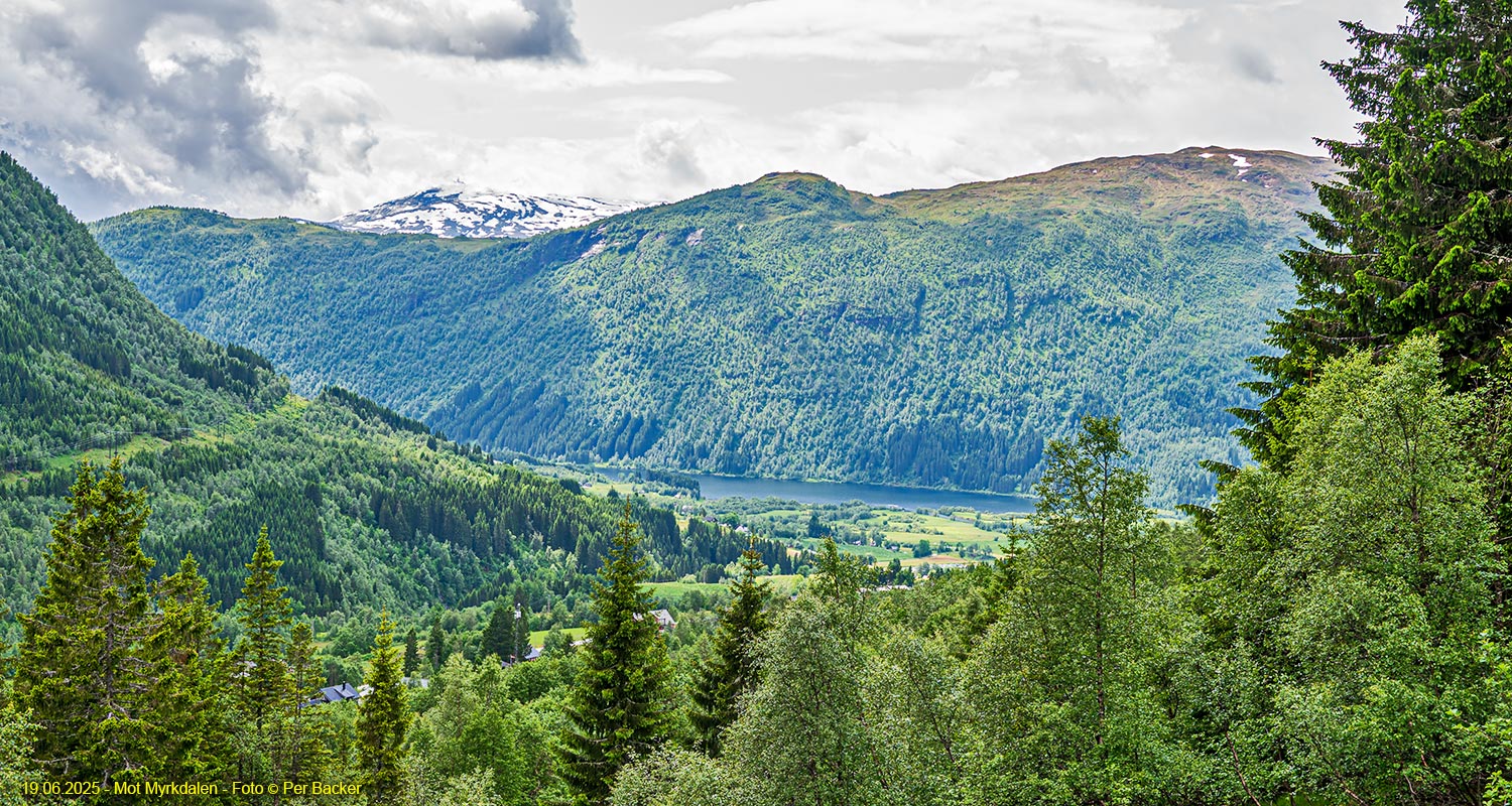 Mot Myrkdalen