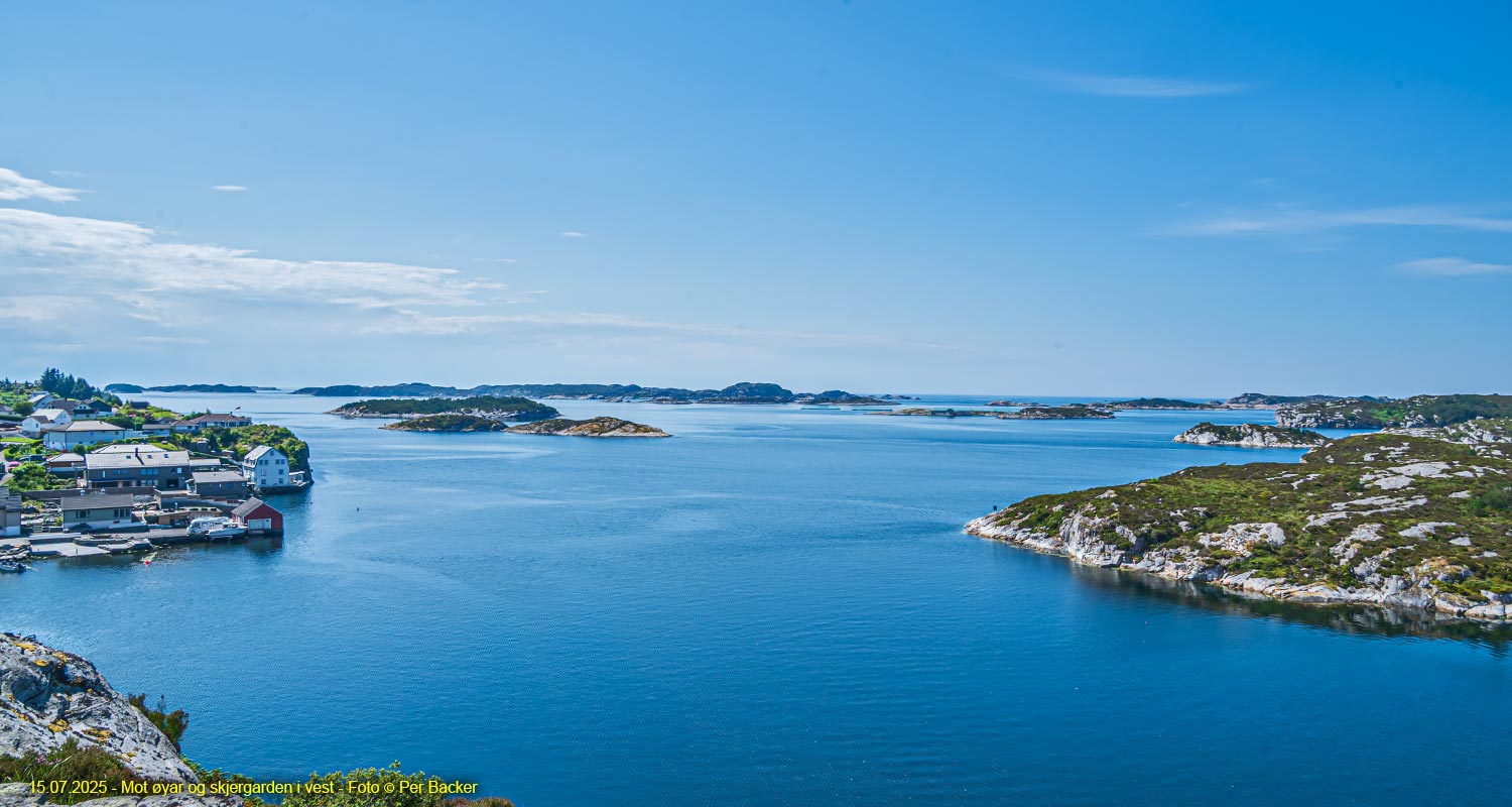 Mot øyar og skjergarden i vest
