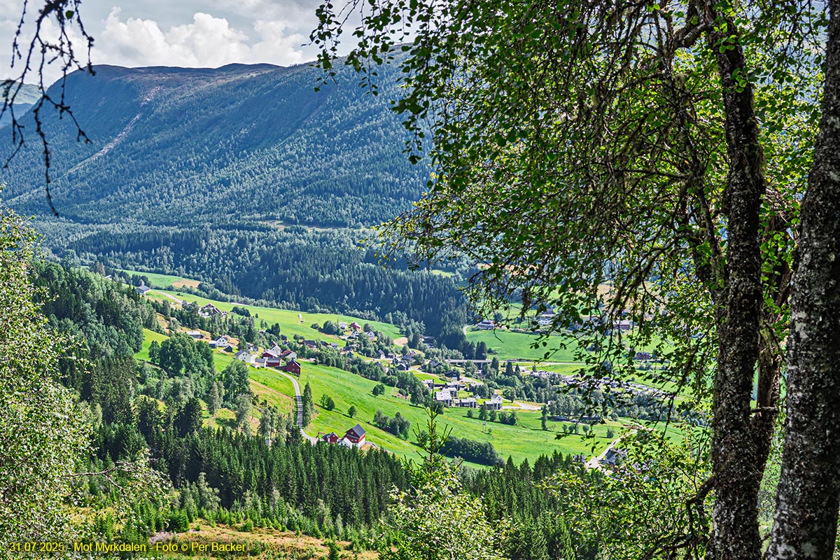 Mot Myrkdalen