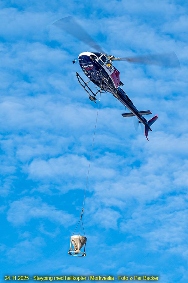 Støyping med helikopter i Mørkveslia