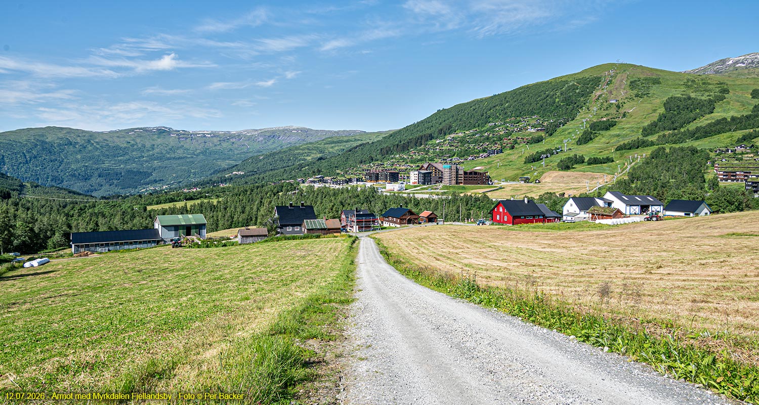Årmot med Myrkdalen Fjellandsby